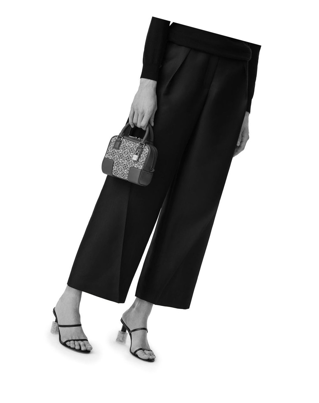 Loewe Amazona 16 Square bag in Anagram jacquard and calfskin Tan / Pecan | NSJTV-5398