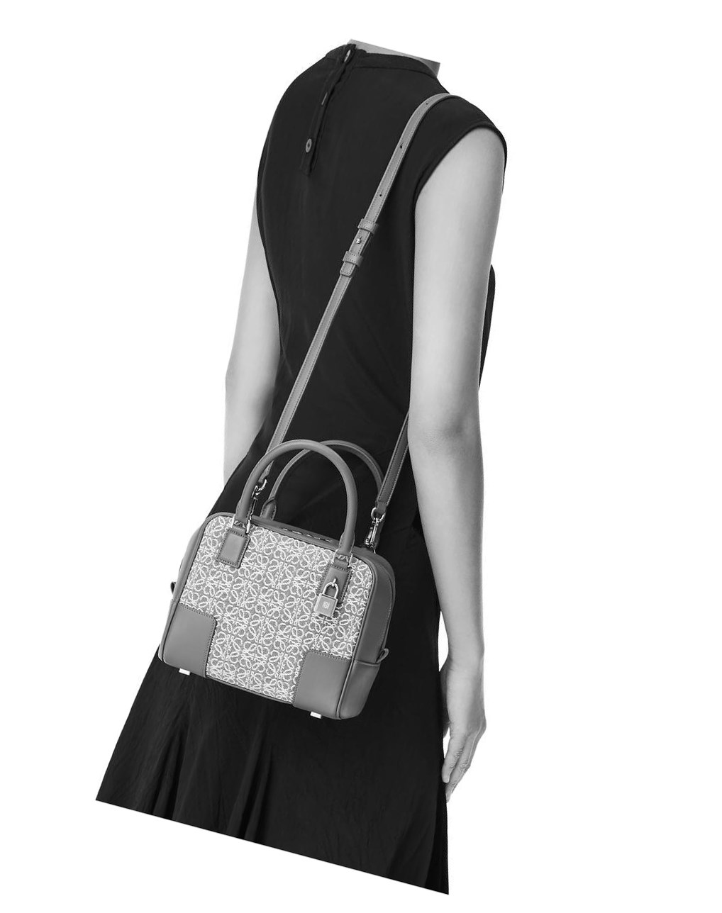 Loewe Amazona 19 square bag in Anagram jacquard and calfskin Azul Marino Negros | BTGNJ-9123