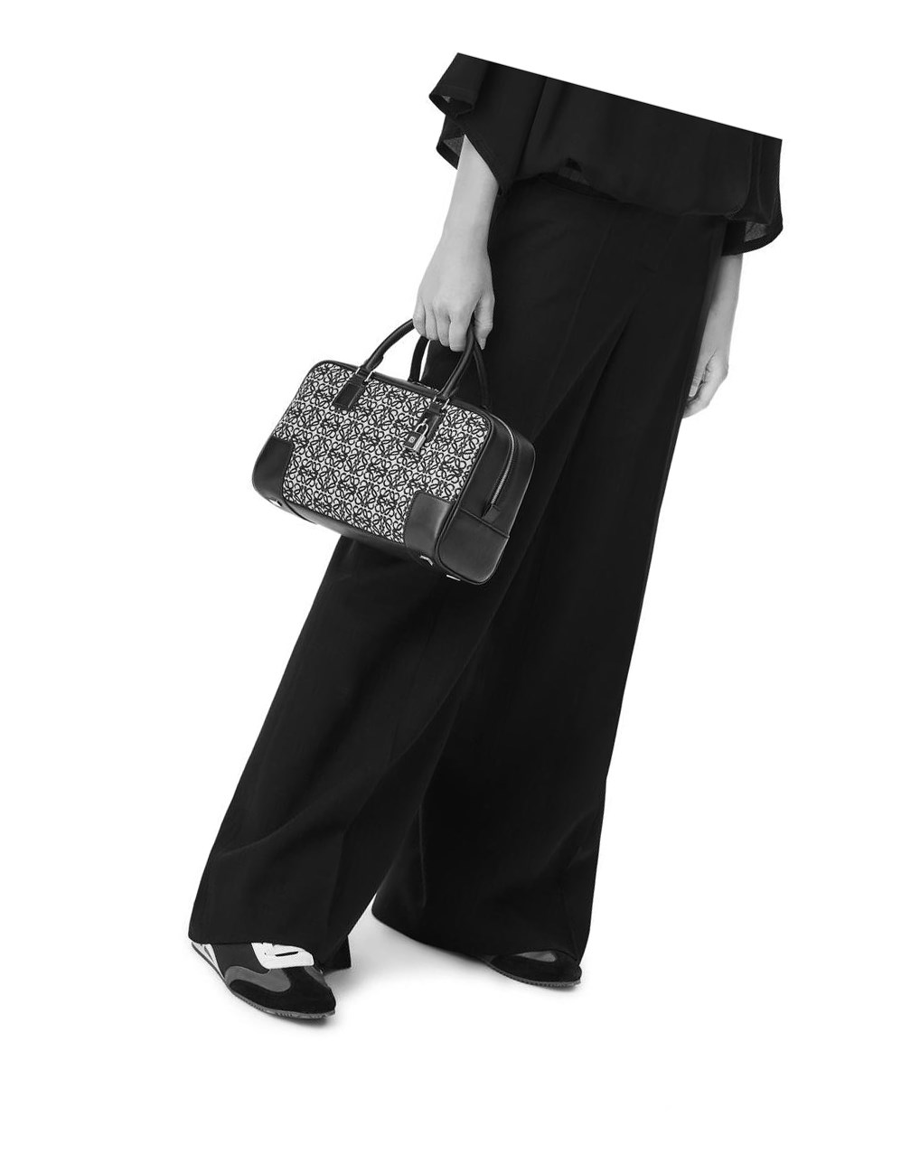 Loewe Amazona 28 bag in Anagram jacquard and calfskin Verdes Verdes | UQYVB-8925