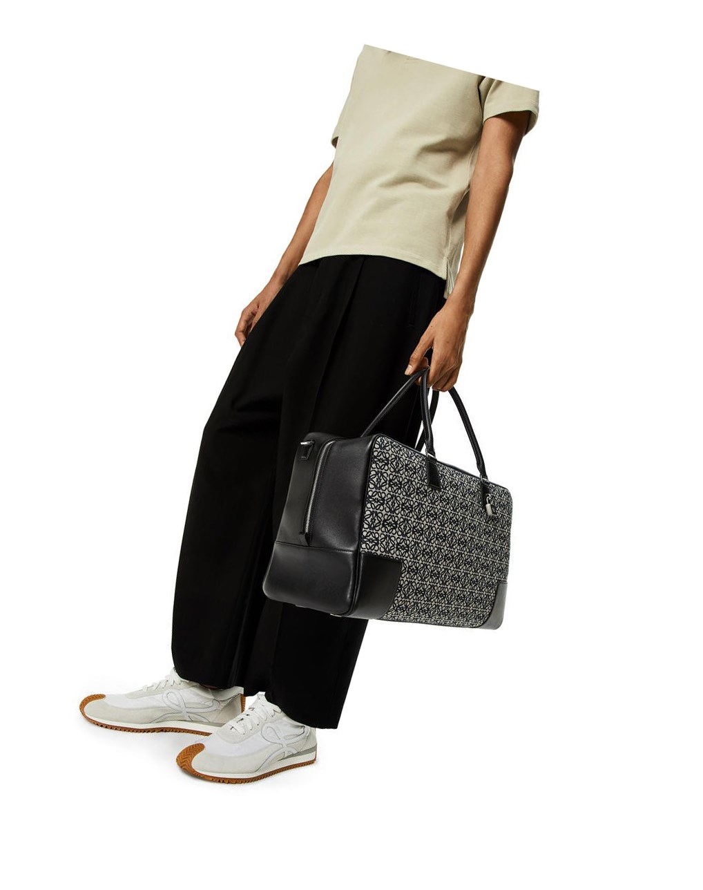 Loewe Amazona 44 bag in Anagram jacquard and calfskin Azul Marino Negros | YMKRZ-0143