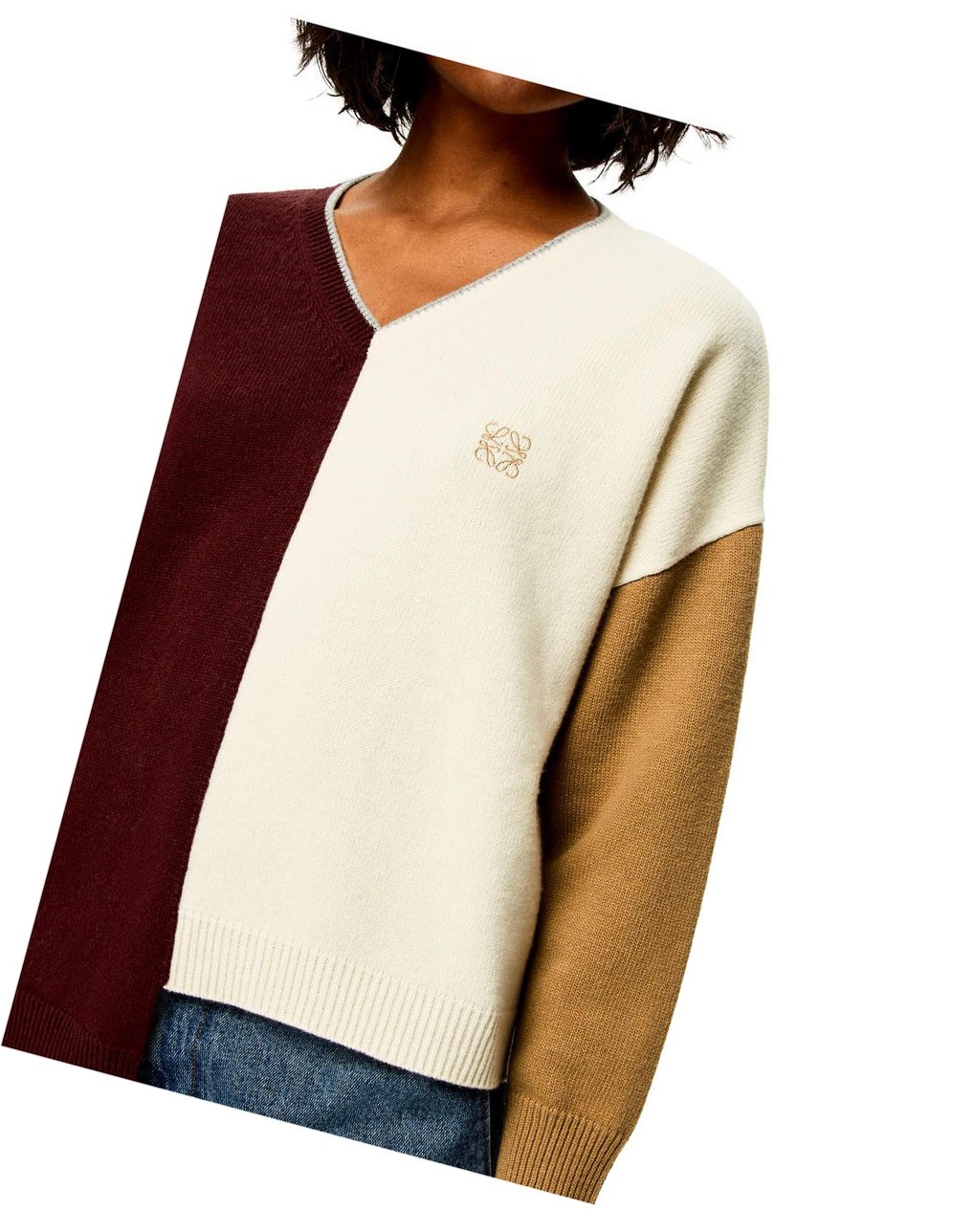 Loewe Anagram Asymmetric sweater in wool Vino Creme | UYCEB-5391