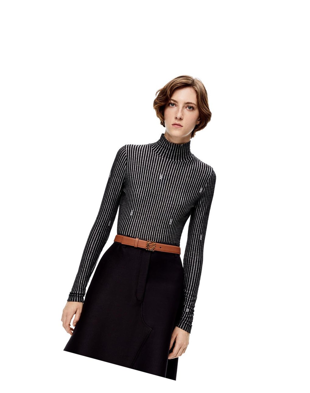 Loewe Anagram belt in pebble grain calfskin Dorados | QRFPD-3457