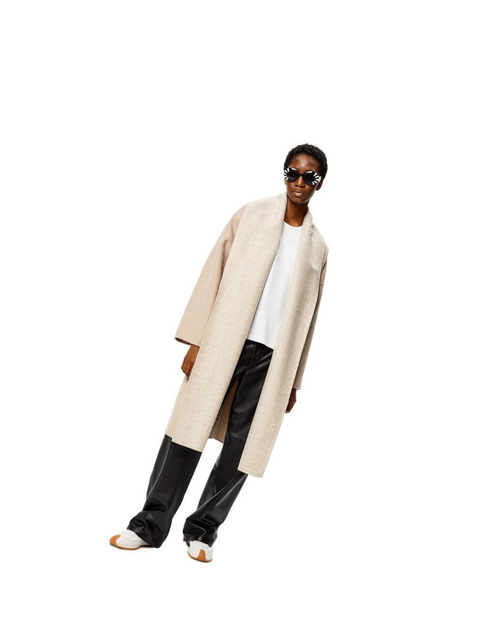 Loewe Anagram jacquard belted coat in wool Beige Blancos | SIOHQ-3479