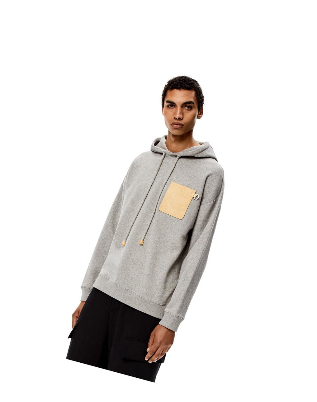 Loewe Anagram leather patch hoodie in cotton Grises | DAEKG-3450