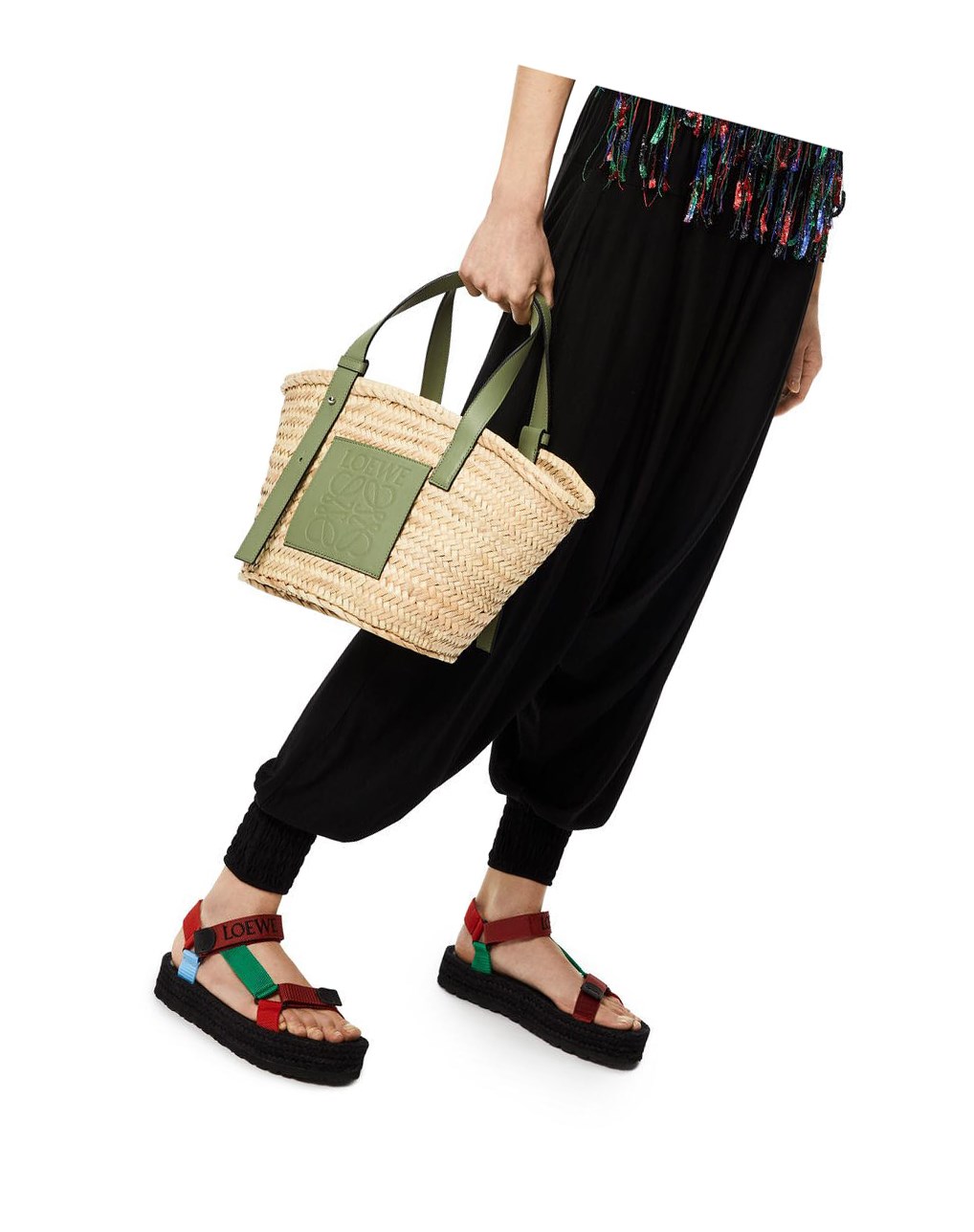 Loewe Basket bag in palm leaf and calfskin Natural / Rosemary | HEKJN-4398