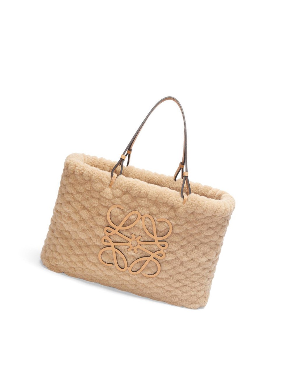 Loewe Basket bag in shearling Camel | LUNBZ-0468