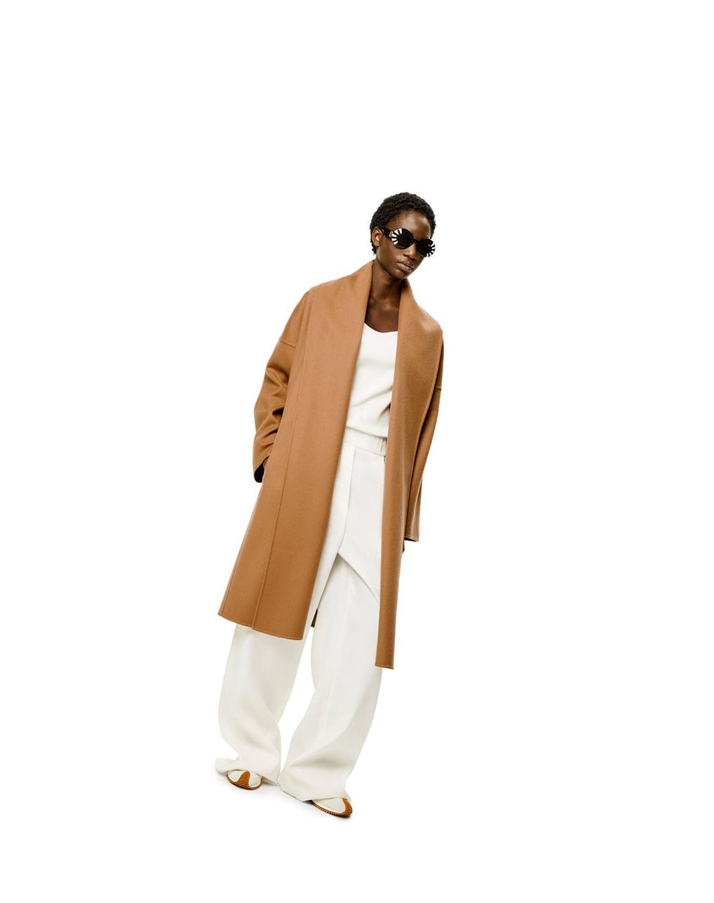 Loewe Belted coat in wool and cashmere Camel | KUGMV-5723