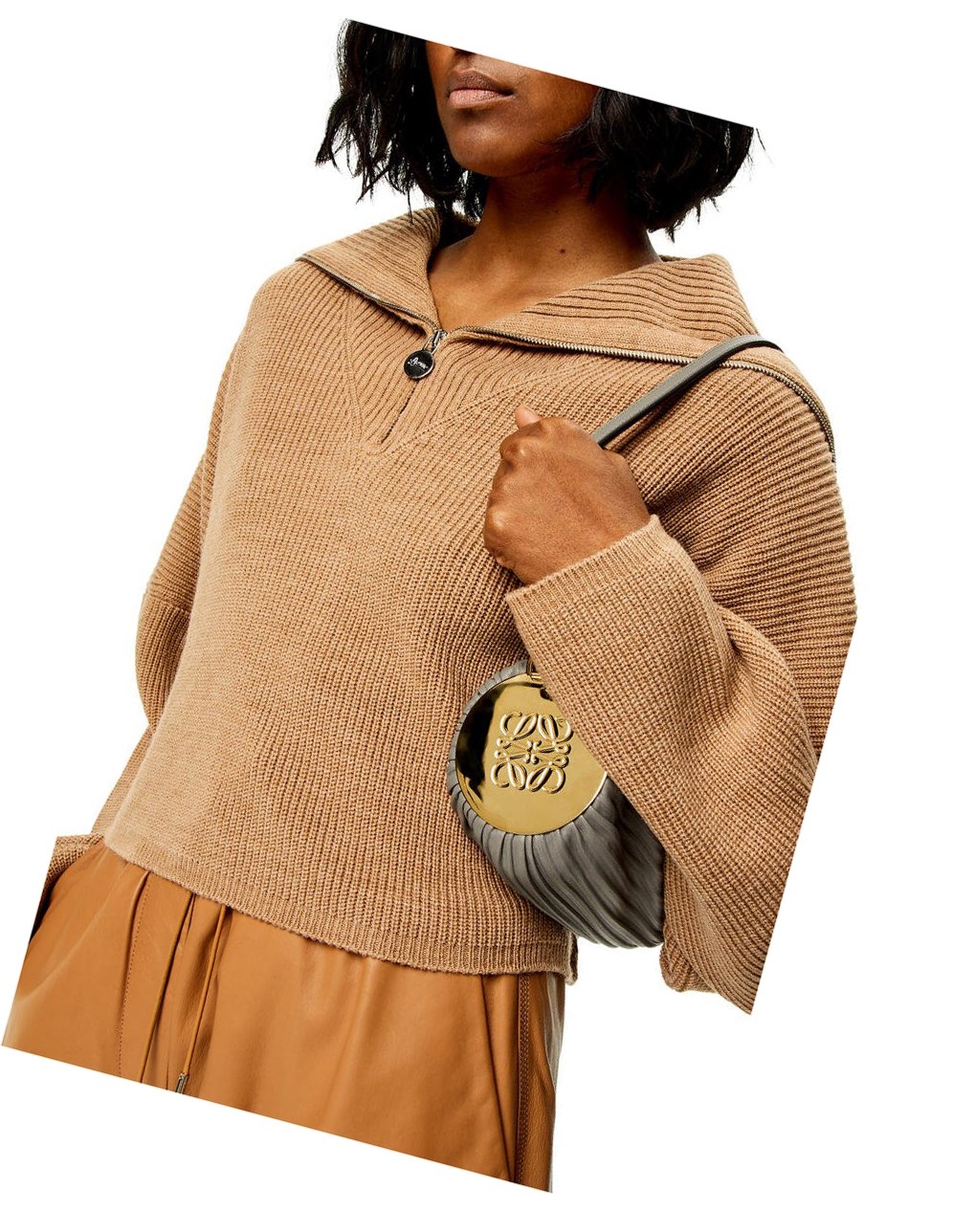 Loewe Bracelet pouch in nappa calfskin and brass Grises | GQIHL-4325