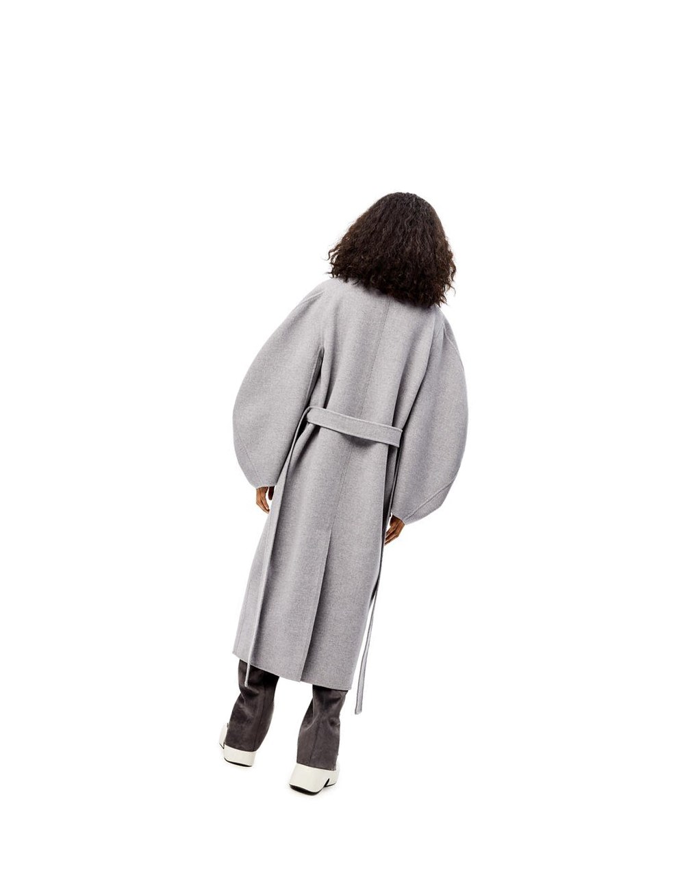 Loewe Circular sleeve belted coat in wool and cashmere Grises | MNYPC-9570