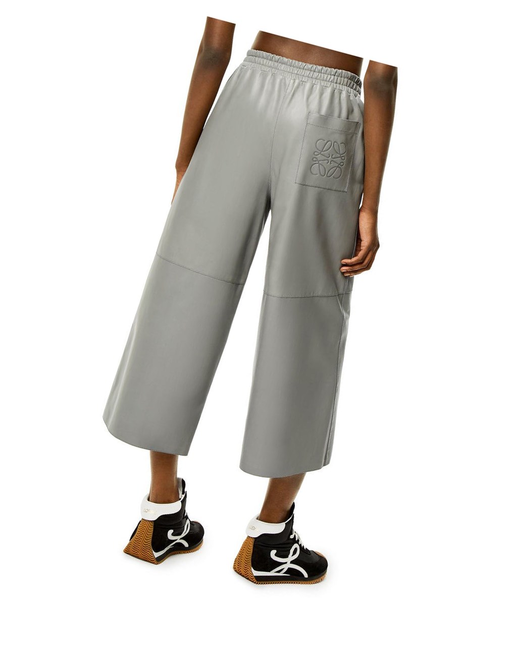 Loewe Cropped trousers in nappa Grises | HNXMS-2593