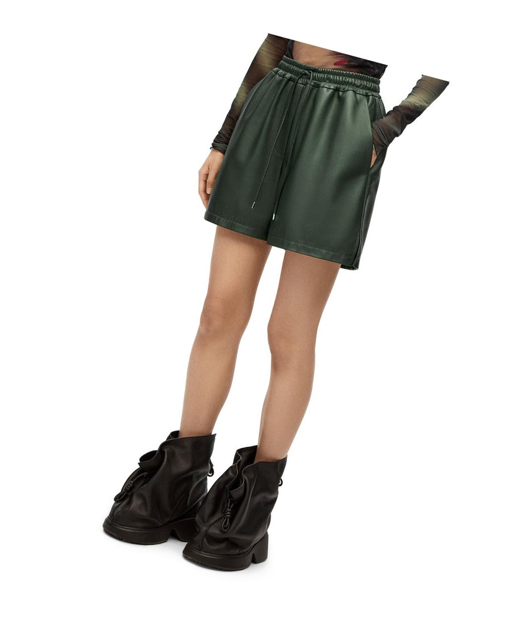 Loewe Elasticated shorts in nappa Verdes | FXISG-7948