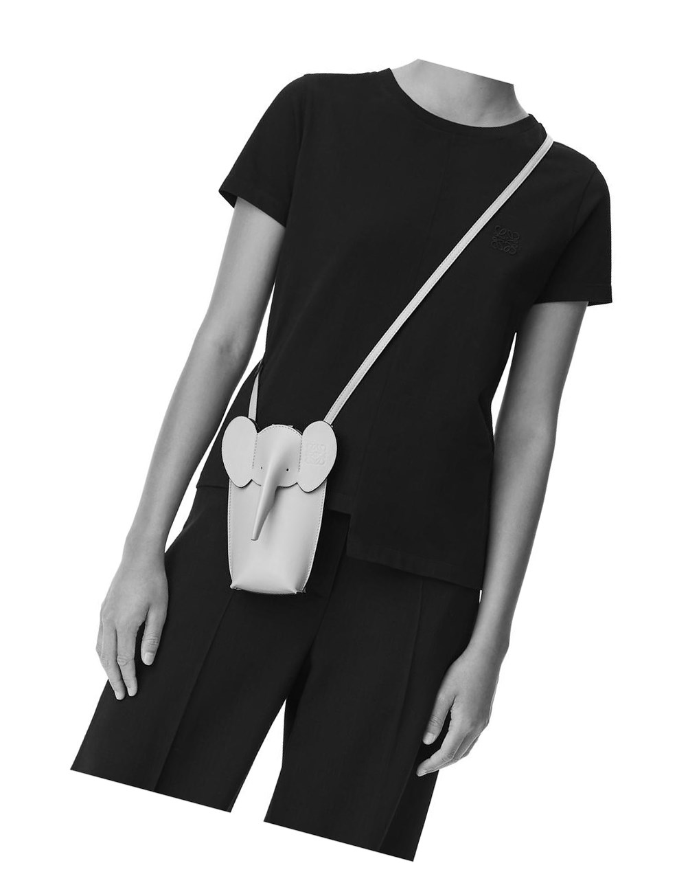 Loewe Elephant Pocket in classic calfskin Tan | HTEPO-5312