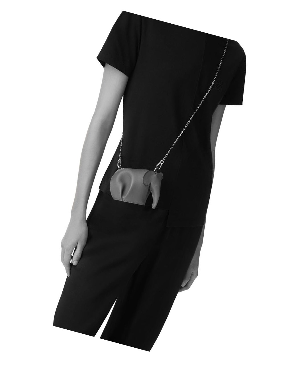 Loewe Elephant Pouch in classic calfskin Amarillos | ZOEAP-8470