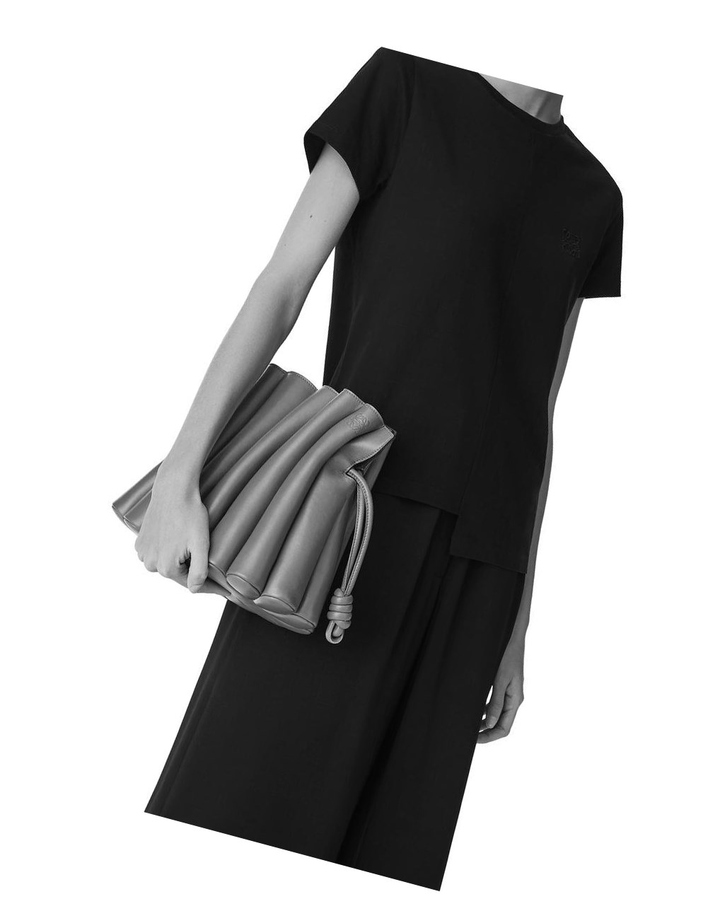 Loewe Flamenco Ondas clutch bag in smooth calfskin Rosemary | QFSKZ-5603
