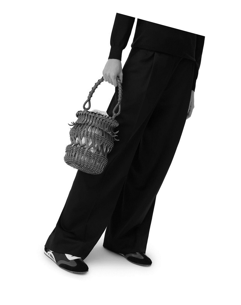 Loewe Fringes Bucket bag in calfskin Tan | MOYBE-3125