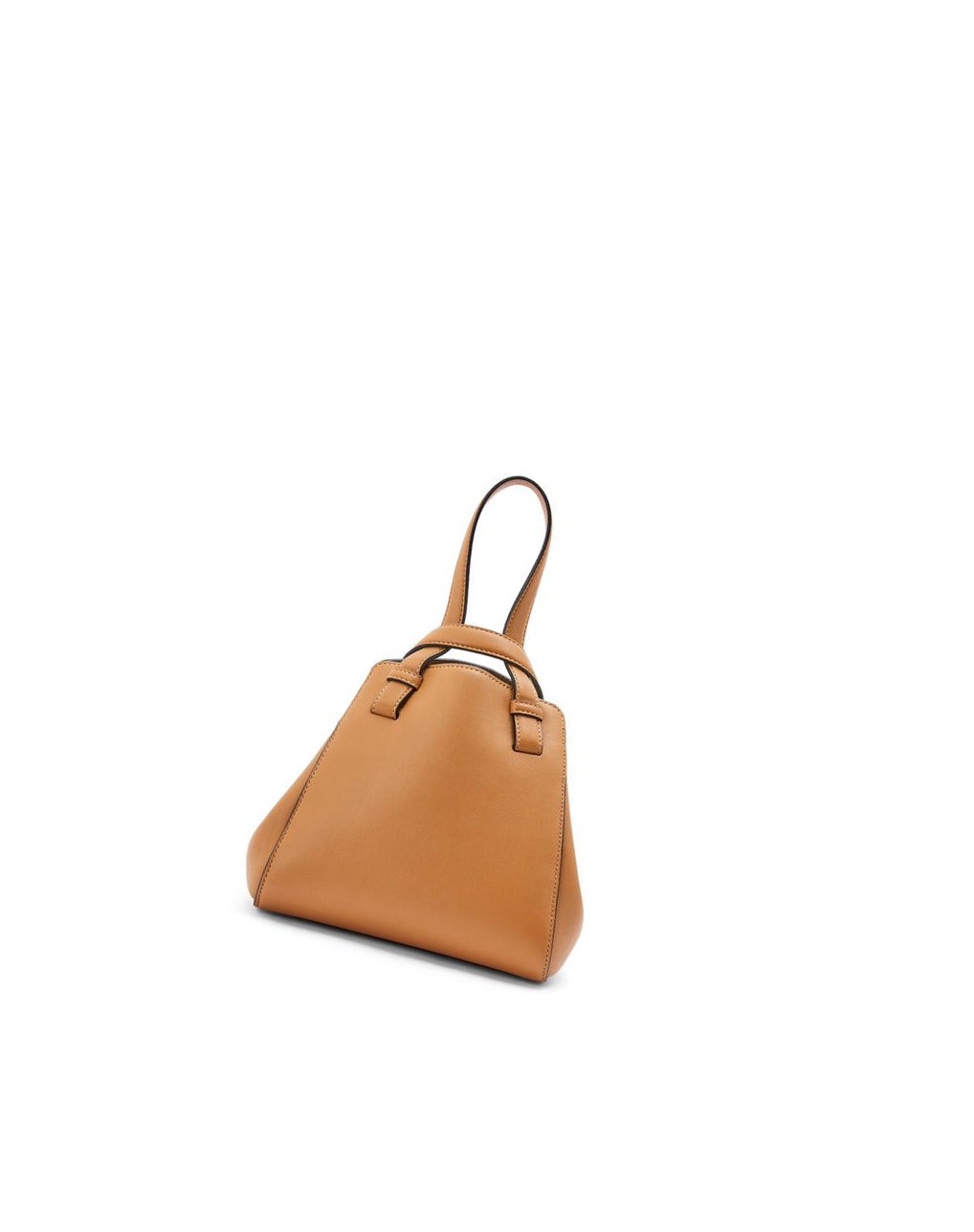 Loewe Hammock Nugget bag in nappa calfskin Warm Desert | PNHBF-2034