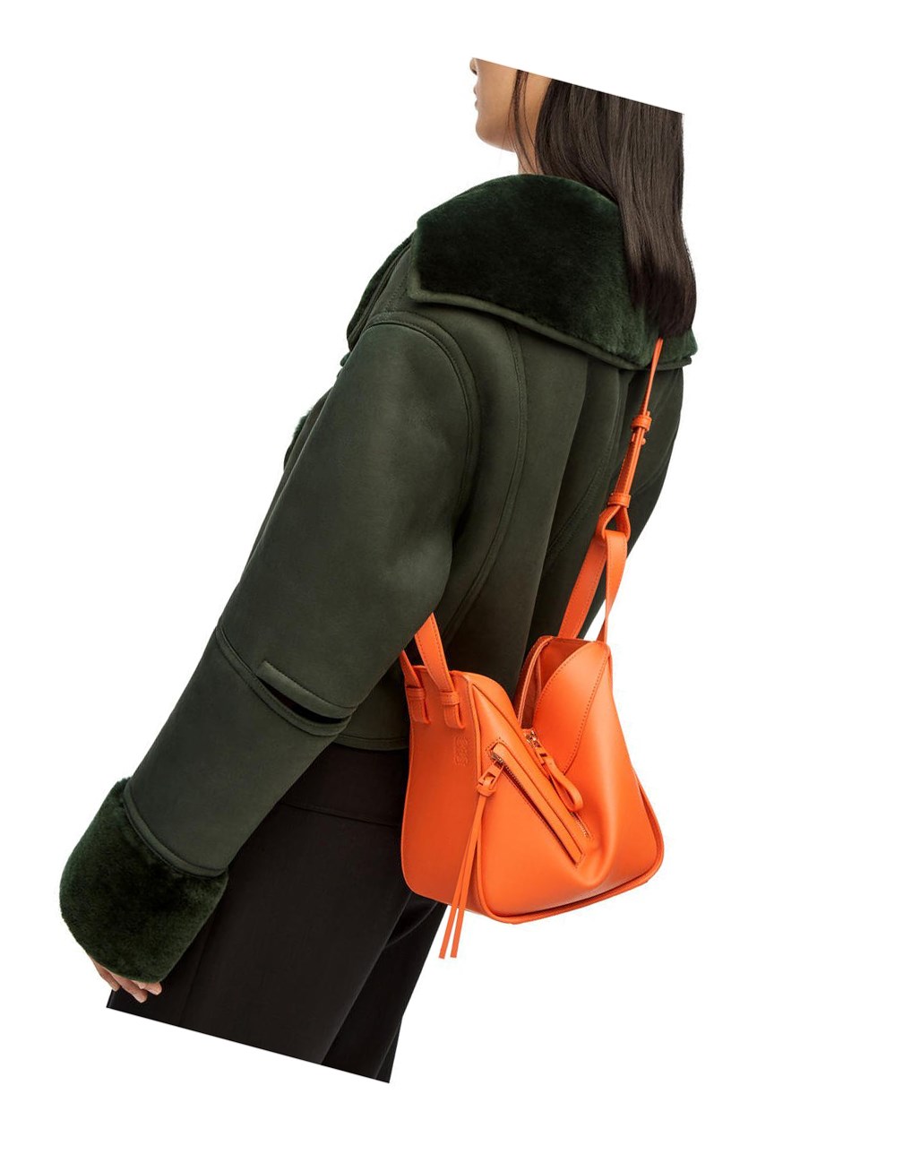 Loewe Hammock compact bag in satin calfskin Naranjas | JMDVU-3942