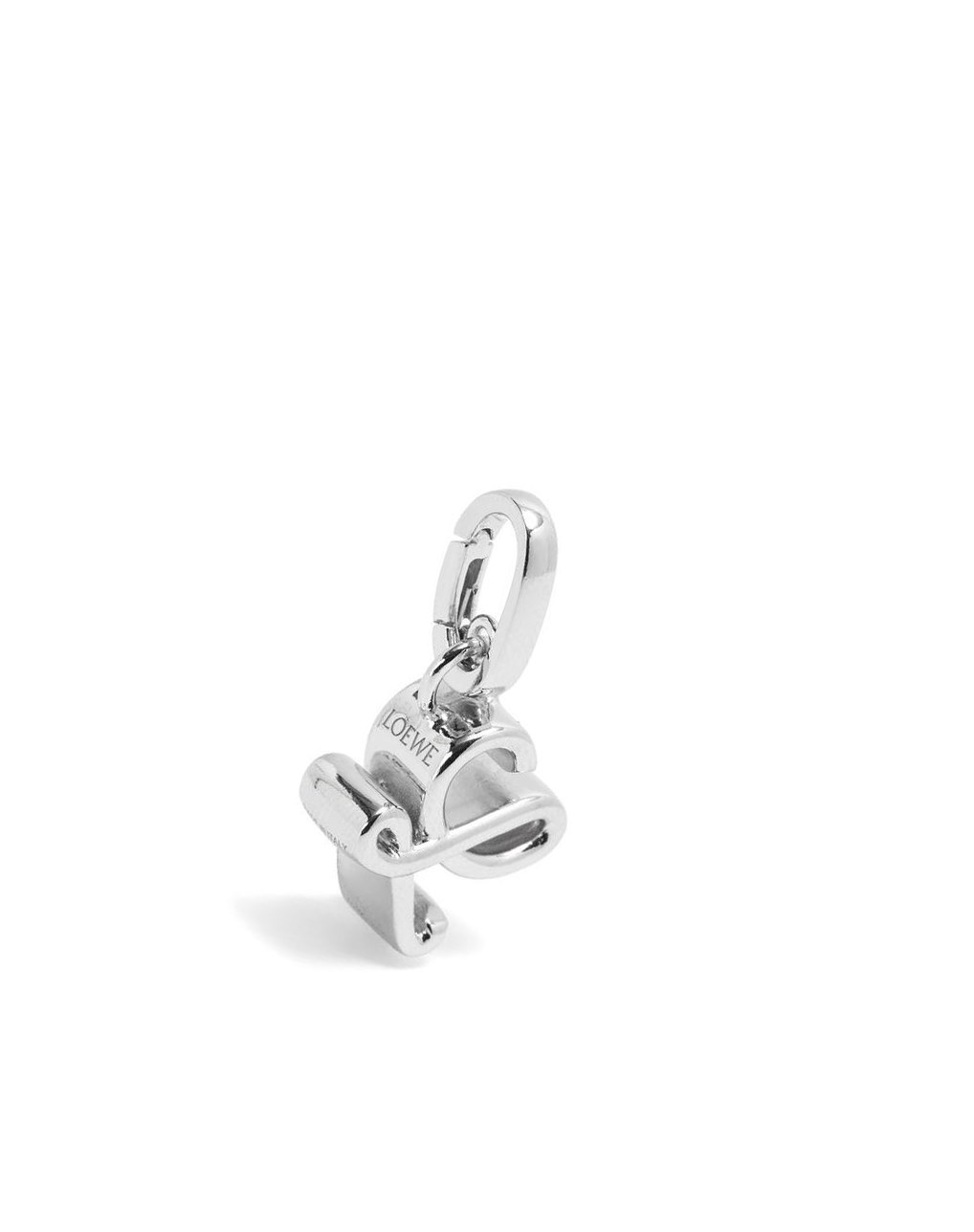 Loewe L charm in sterling silver Plateados | DUWTA-0347