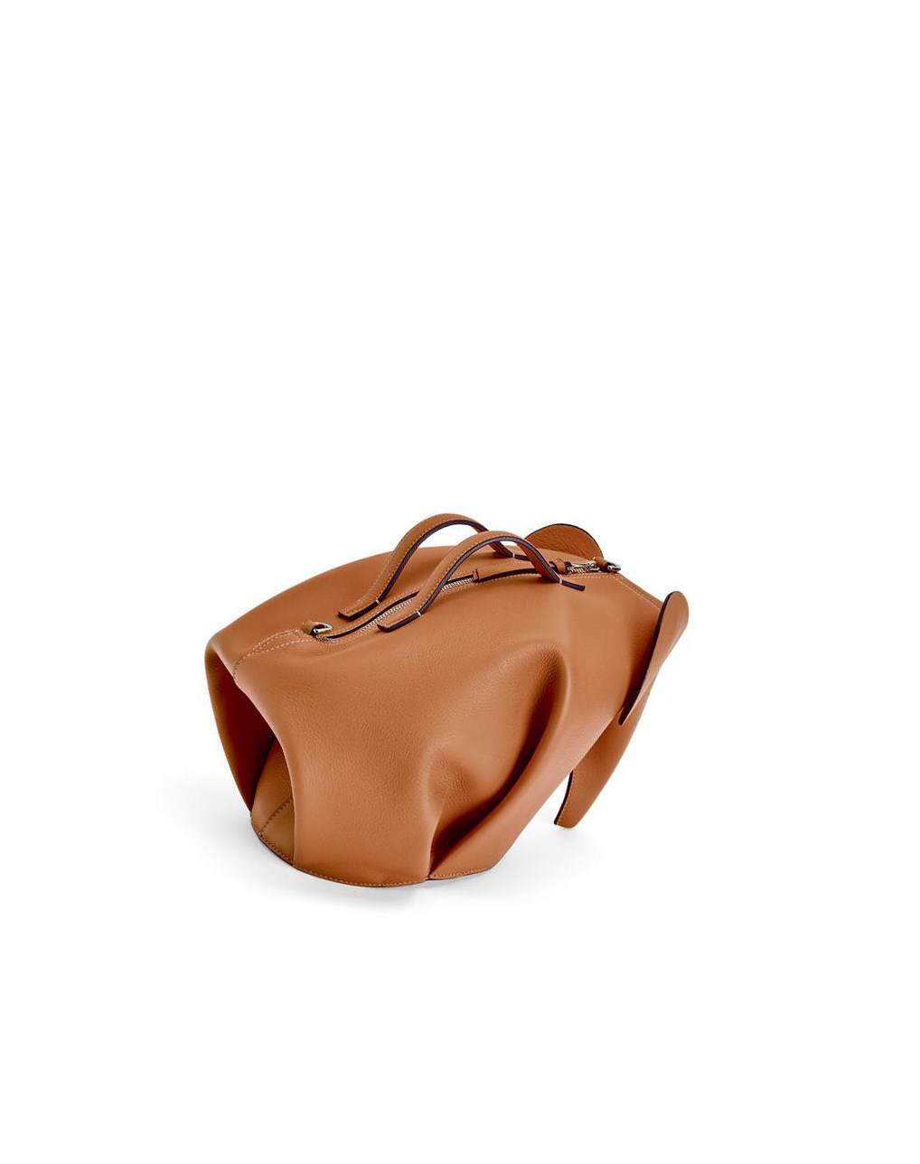 Loewe Large Elephant bag in classic calfskin Tan | YBJUF-3746