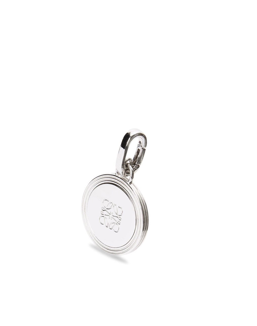 Loewe Medal charm in sterling silver Plateados | VXUDZ-1034