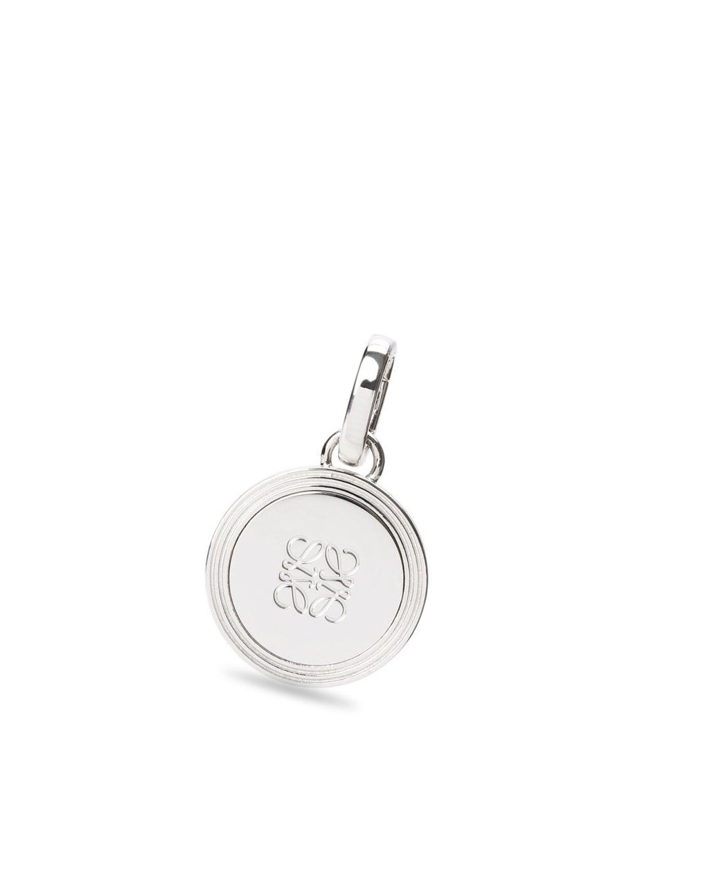 Loewe Medal charm in sterling silver Plateados | VXUDZ-1034