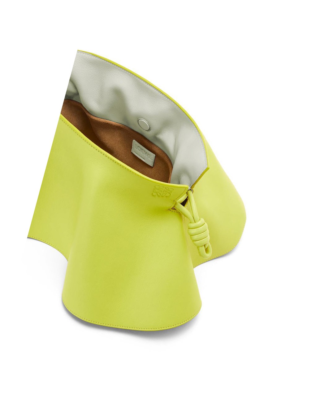 Loewe Mini Flamenco petal clutch in nappa calfskin Verdes | VGKFX-2813