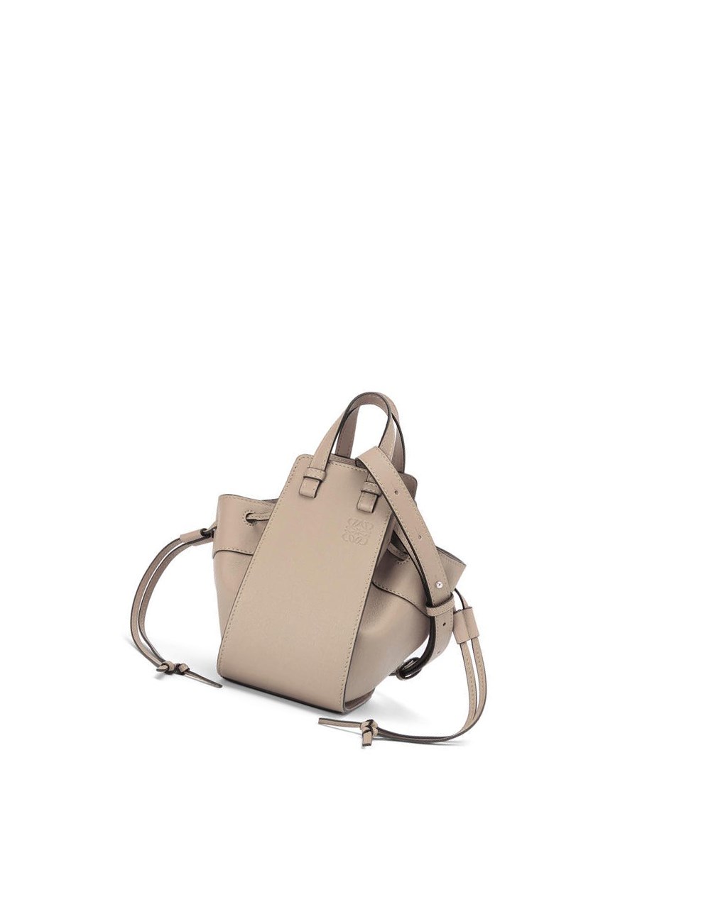 Loewe Mini Hammock drawstring in classic calfskin Sand | ESZAR-8037