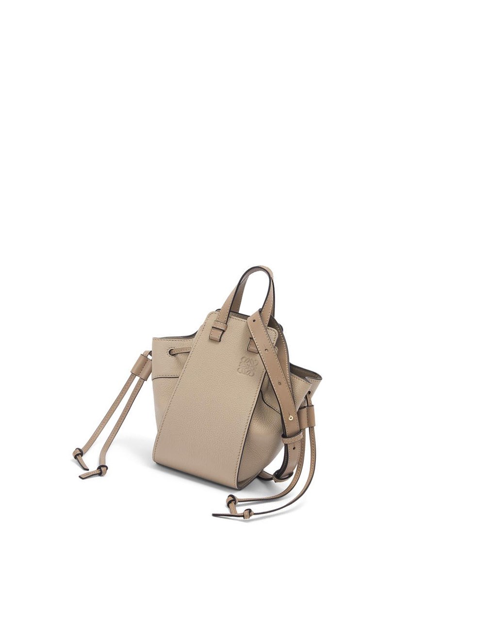 Loewe Mini Hammock drawstring in soft grained calfskin Sand | CMGWR-8103