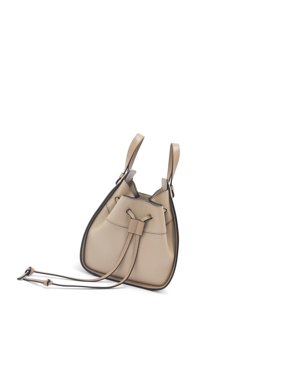 Loewe Mini Hammock drawstring in soft grained calfskin Sand | CMGWR-8103