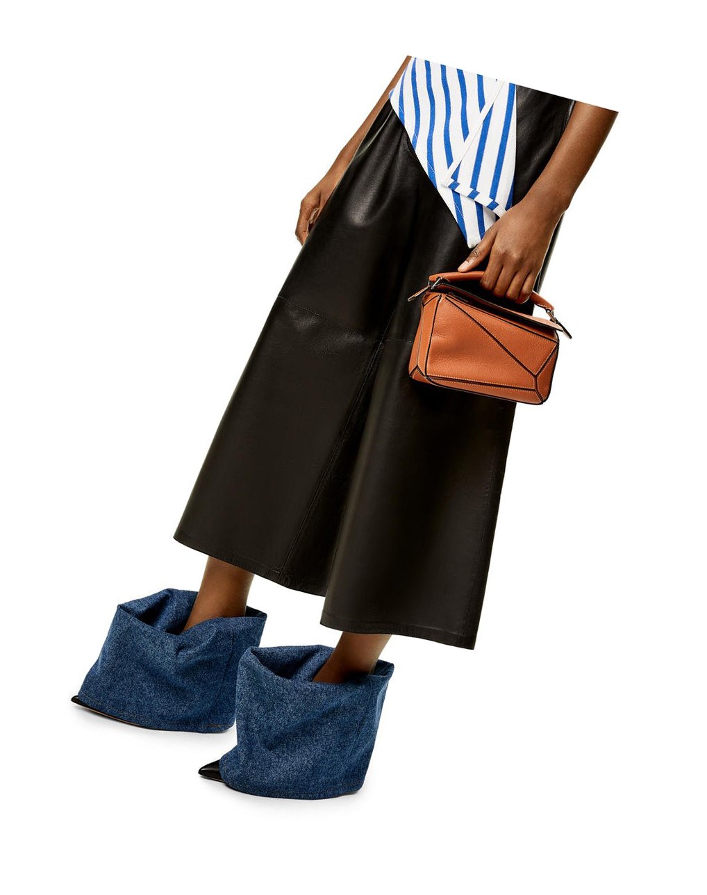 Loewe Mini Puzzle bag in classic calfskin Tan | SVHER-3281