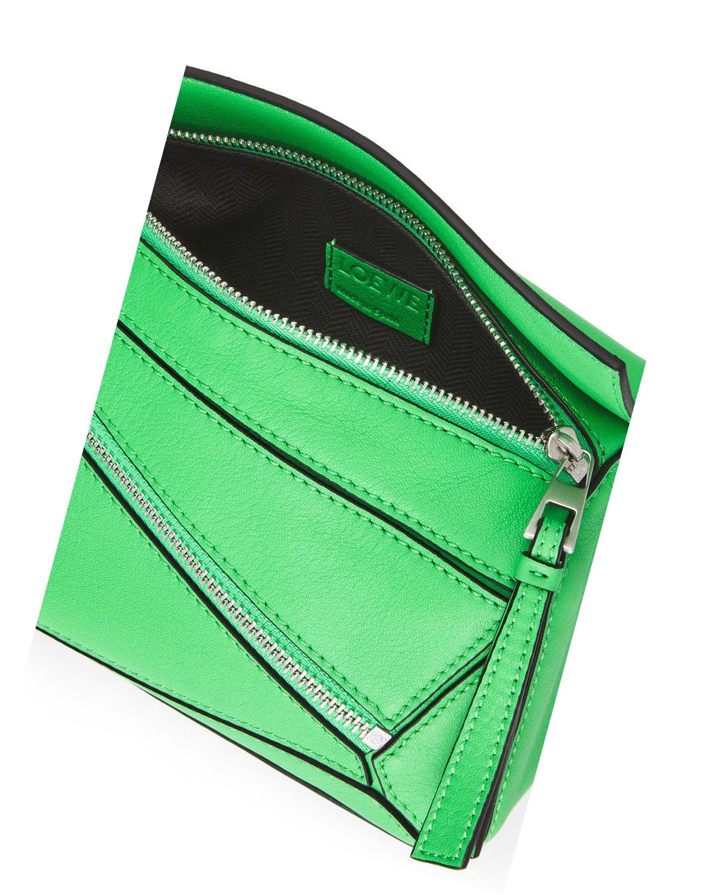 Loewe Mini Puzzle bumbag in classic calfskin Verdes | VTBXE-4159