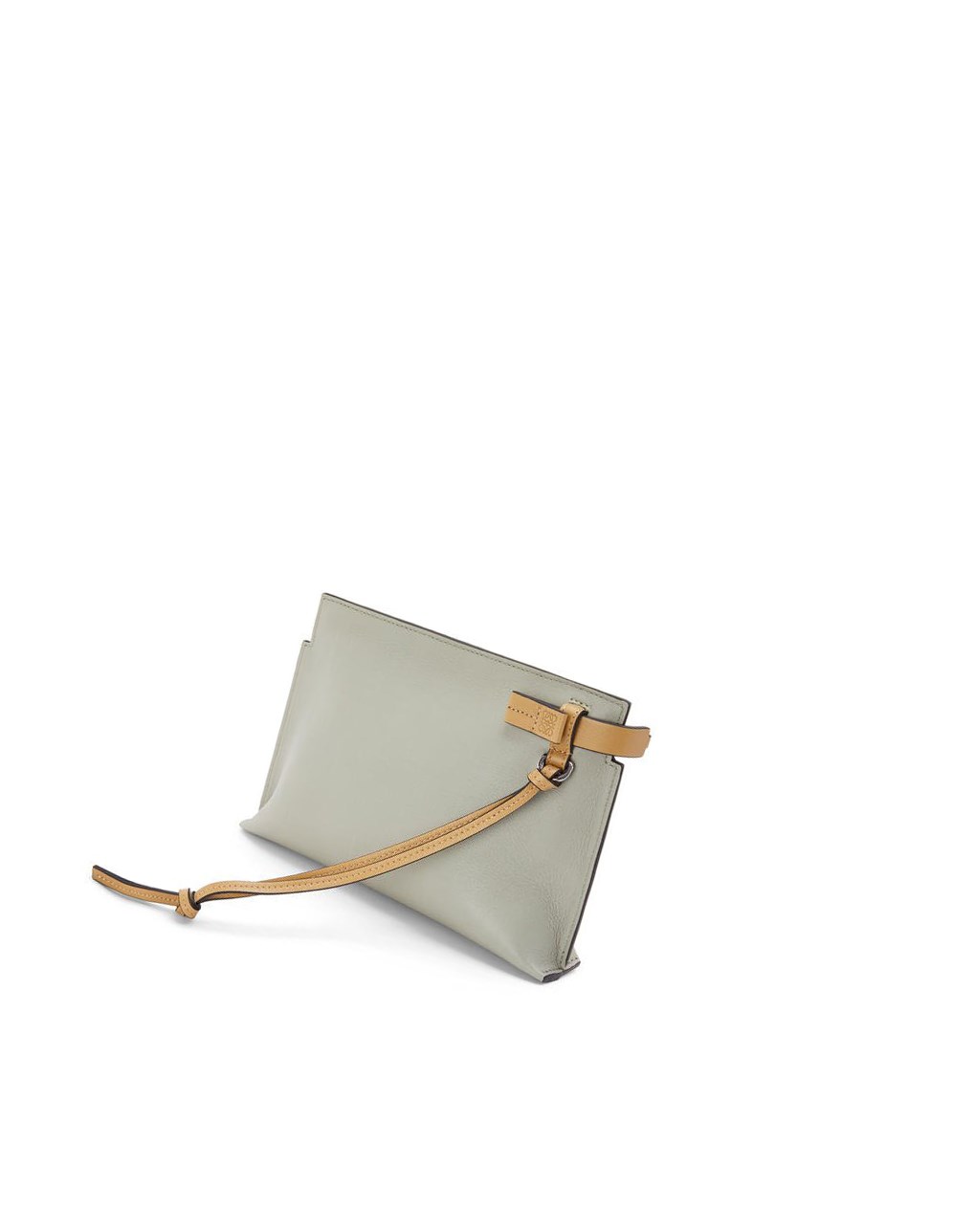 Loewe Mini T Pouch in classic calfskin Verdes Claro Dorados Oscuro | GATCU-7908
