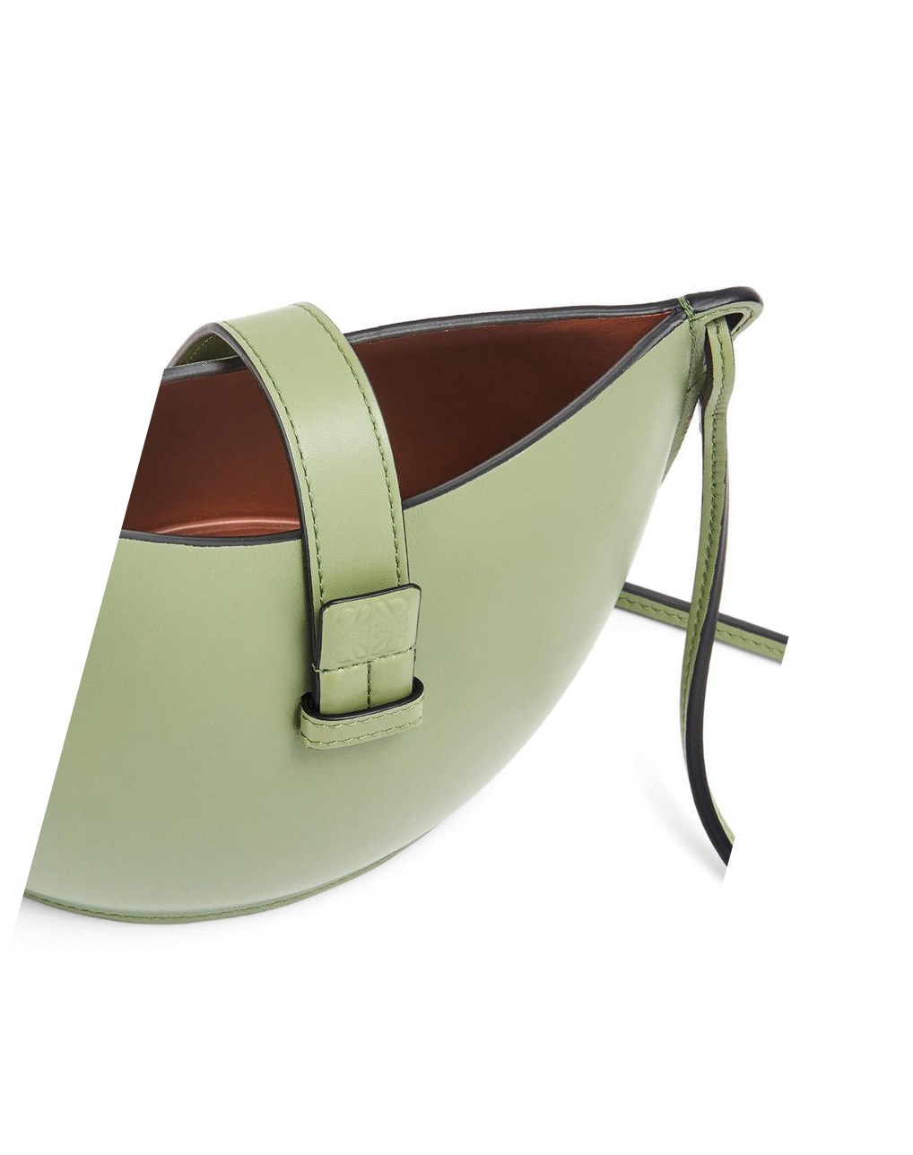 Loewe Moulded Bucket bag in calfskin Rosemary | PZCXM-4217