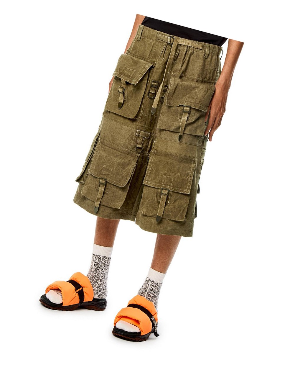Loewe Multi-pocket bermuda shorts in cotton and linen Verdes | RUXDZ-2609