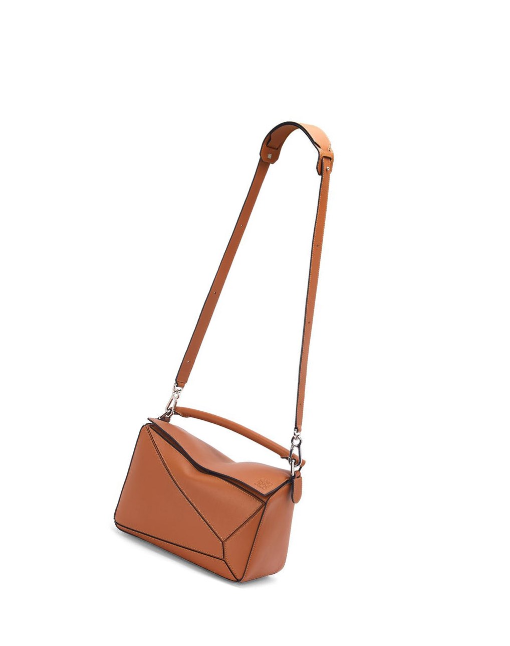 Loewe Puzzle bag in classic calfskin Tan | FQAHV-9650