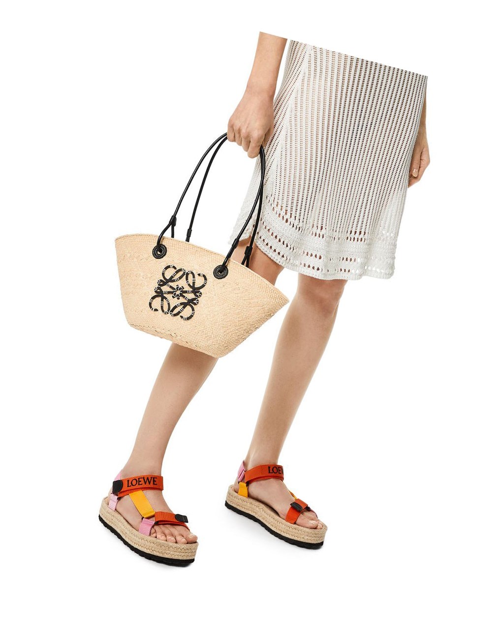 Loewe Small Anagram Basket bag in iraca palm and calfskin Negros | FXAZR-7829