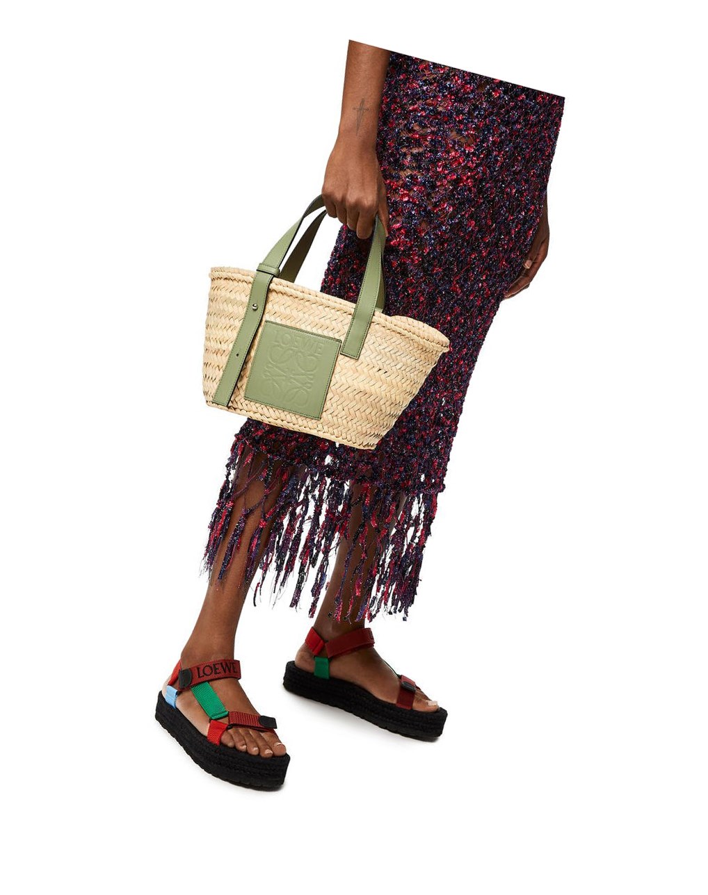 Loewe Small Basket bag in palm leaf and calfskin Natural / Rosemary | THISM-6438