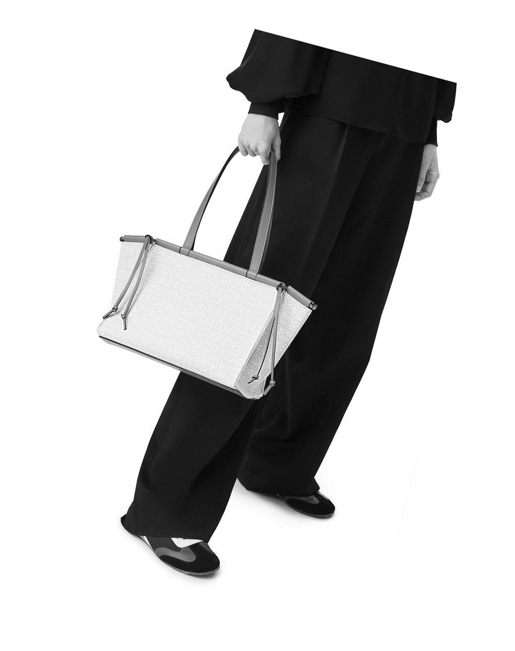 Loewe Small Cushion Tote in Anagram jacquard and calfskin Negros | CHNYV-1092