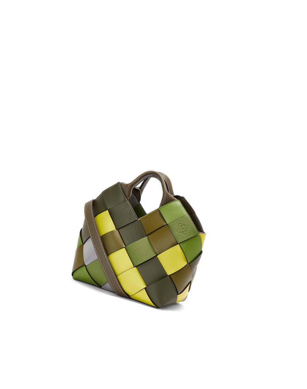 Loewe Small Surplus Cuero Woven basket bag in classic calfskin Verdes Verdes | QSHLO-0425