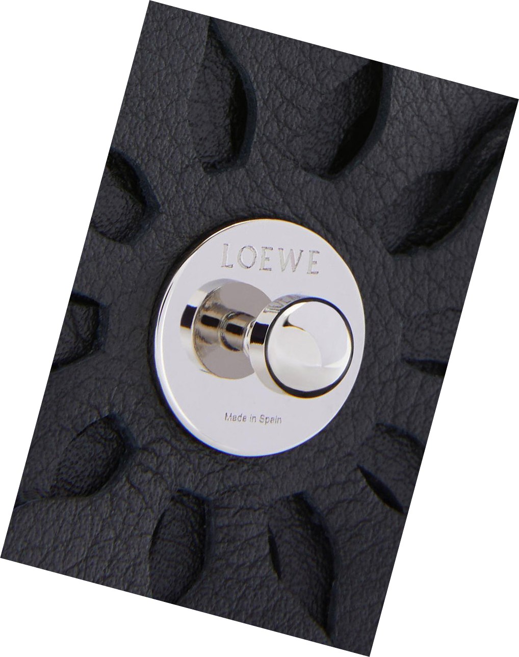 Loewe Stud flower in calfskin Negros | XESAV-8745