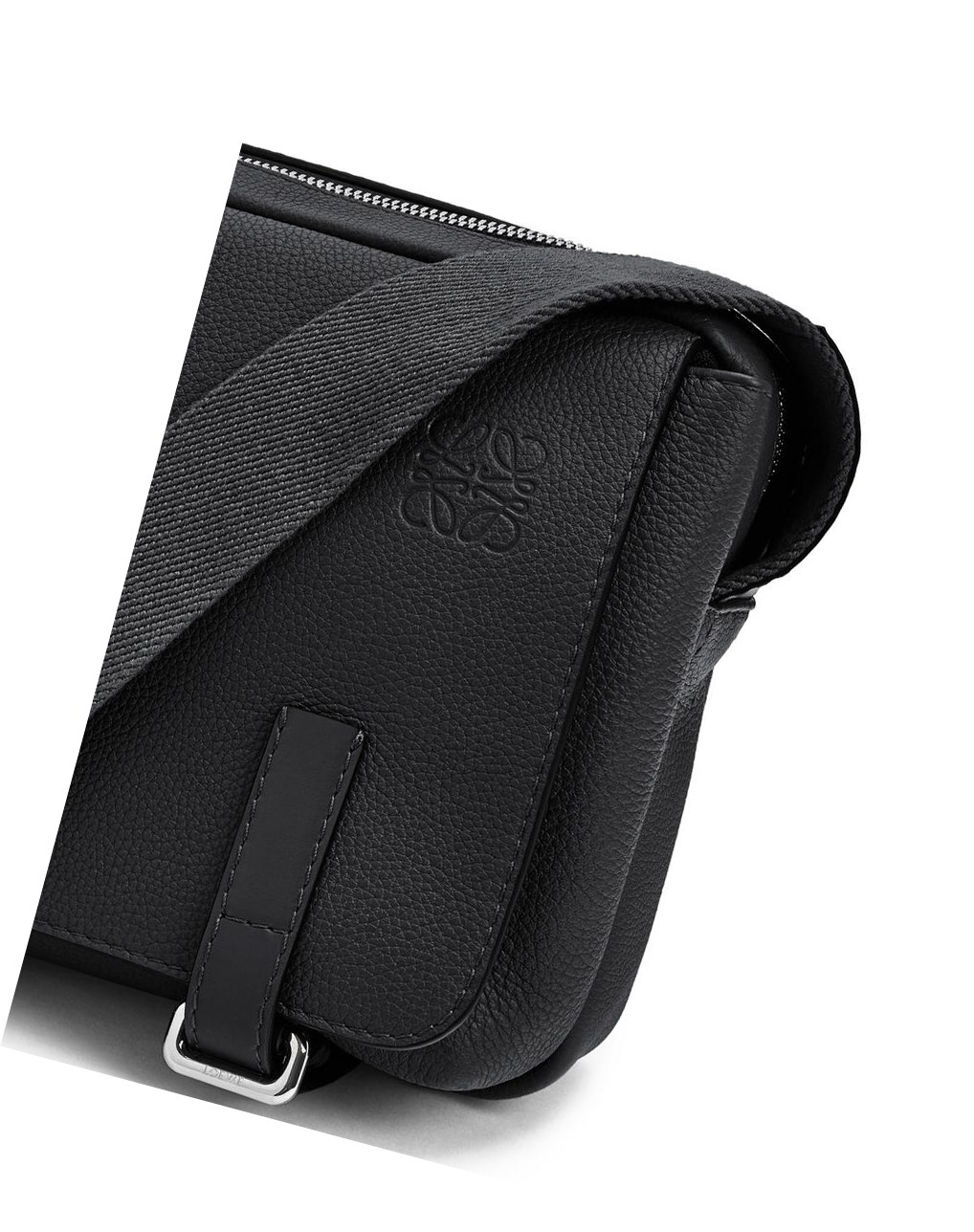 Loewe XS Military messenger bag in soft grained calfskin Negros | RGNLQ-2108