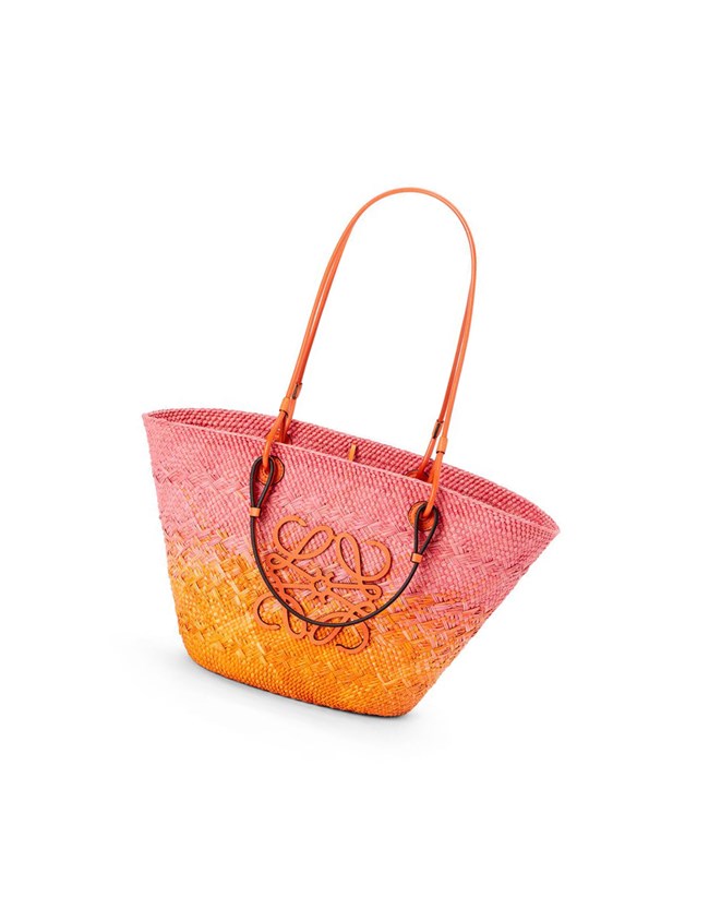 Loewe Anagram Basket bag in iraca palm and calfskin Rosas Naranjas | IAKYN-2478