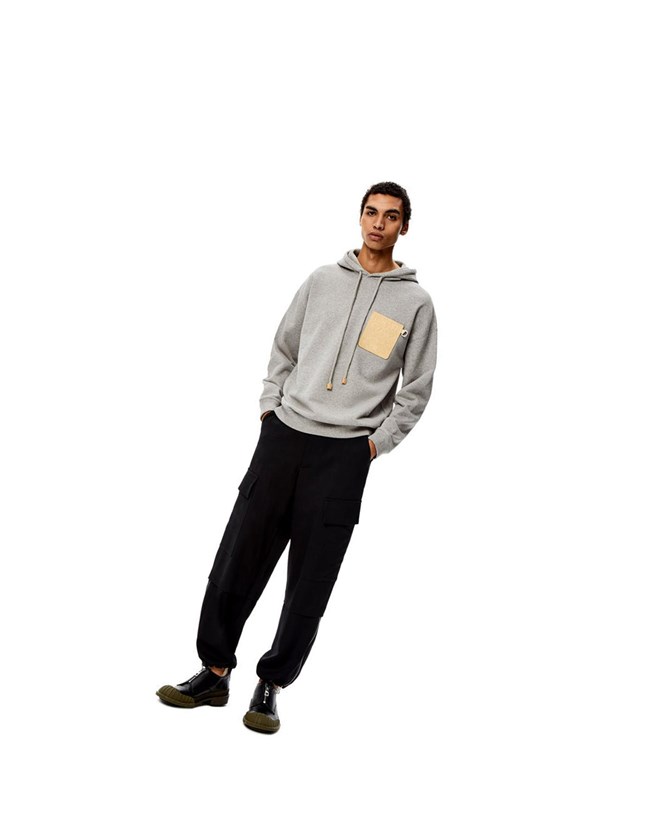 Loewe Anagram leather patch hoodie in cotton Grises | DAEKG-3450