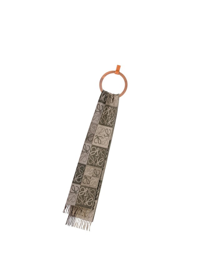 Loewe Anagram scarf in wool and cashmere Beige Kaki Verdes | VKXJQ-0459