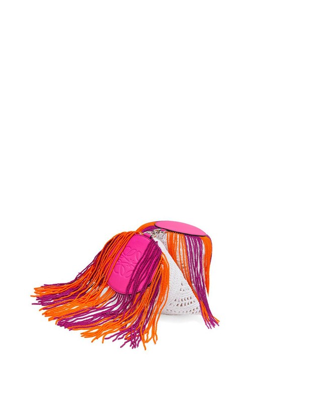 Loewe Bracelet pouch in raffia and classic calfskin Blancos Fucsia | WBHPC-5371