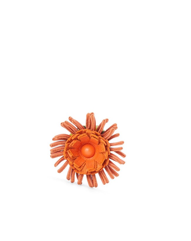 Loewe Cactus stud flower in classic calfskin Verdes Coral | WNLST-2854