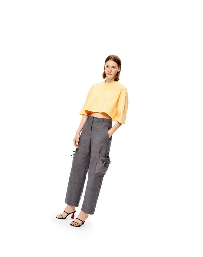 Loewe Cropped Anagram T-shirt in cotton Amarillos Claro | LHYZA-9425