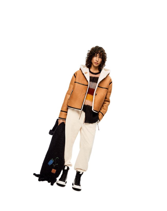 Loewe Encapuchado jacket in shearling Beige Marrom Oscuro | TVCRK-8715