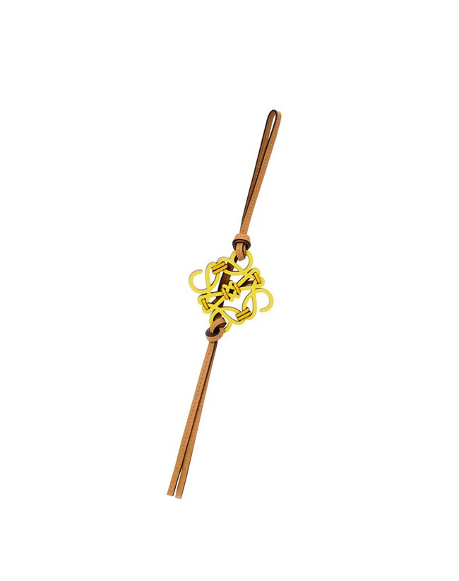 Loewe Knotted Anagram charm in calfskin Amarillos | GQXNO-3974