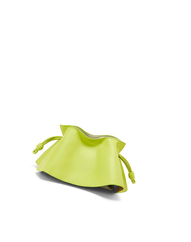 Loewe Mini Flamenco petal clutch in nappa calfskin Verdes | VGKFX-2813